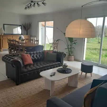 Дом отдыха Maison Spacieuse Proche Nantes 7 Personnes Сент-Люс-Сюр-Луар